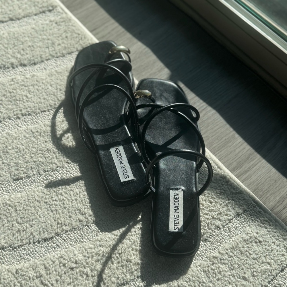 Steve Madden black strappy sandals 🖤